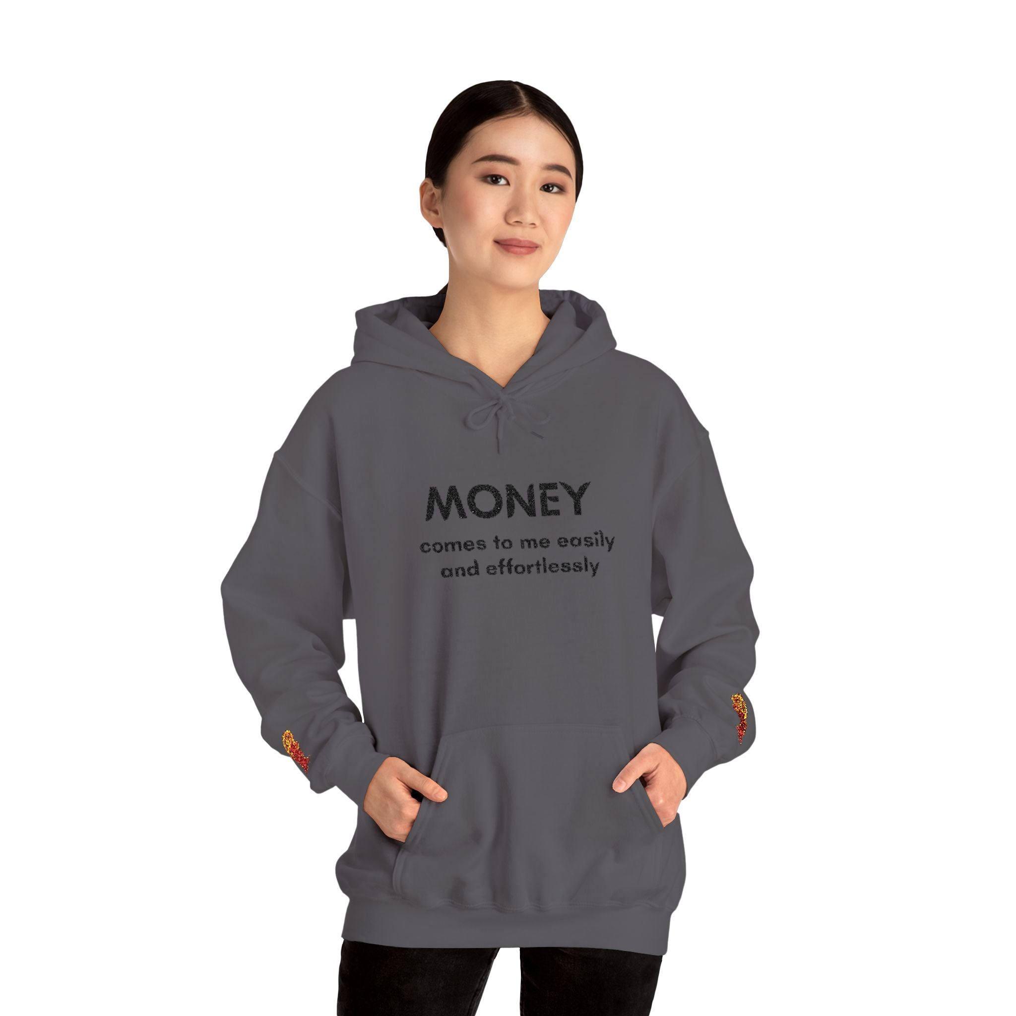 "Geld kommt zu mir" Hoodie — Positiver Affirmations-Hoodie mit Ärmelflammen-Akzent