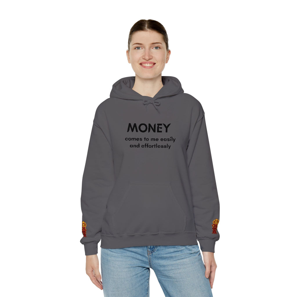 "Geld kommt zu mir" Hoodie — Positiver Affirmations-Hoodie mit Ärmelflammen-Akzent